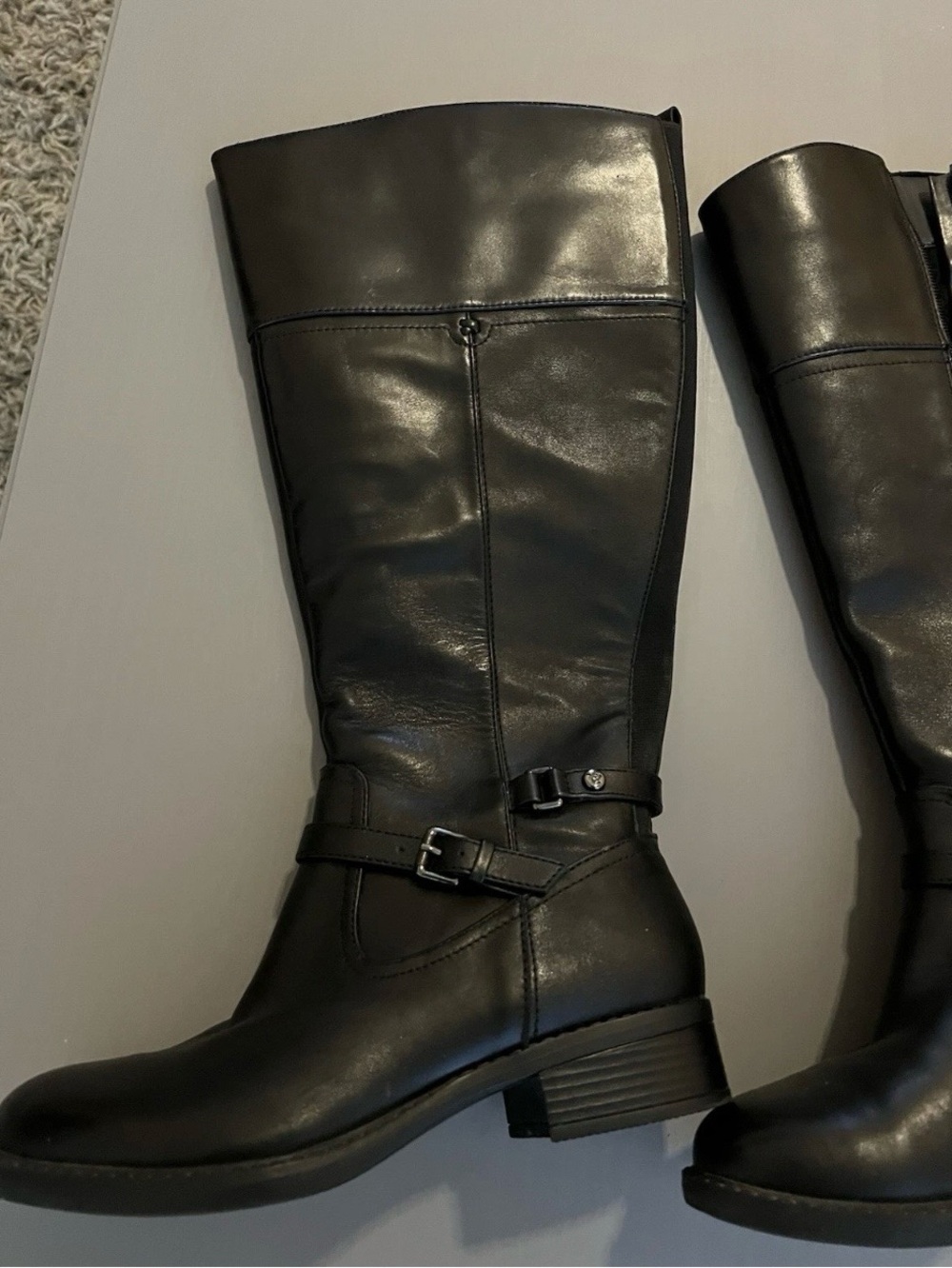 Easy Spirit size 6w Black Leather Knee-High Buckle Boots - Women's